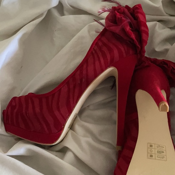 Red Nikole heels - Picture 7 of 10